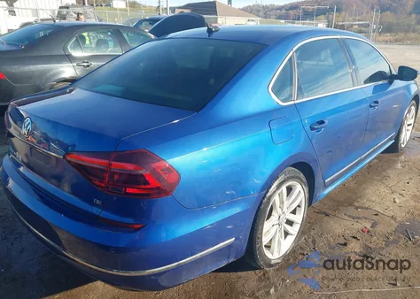 2017 Volkswagen Passat 1.8T Se z USA, uszkodzony, nr VIN 1VWGT7A38HC068139